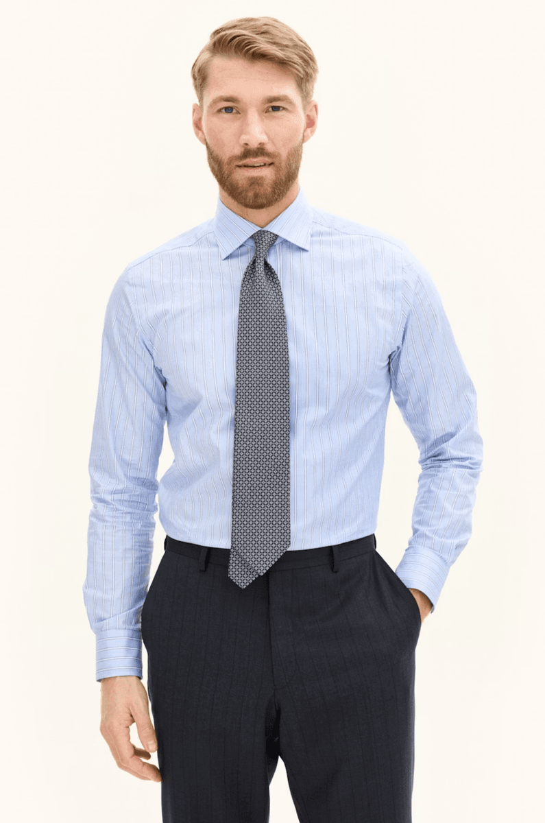 SLIM FIT CUT AWAY STRIPETE SKJORTE