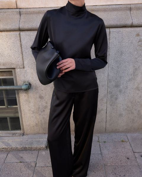 Hovedbilde THE SOPHIA SATIN BLOUSE Black
