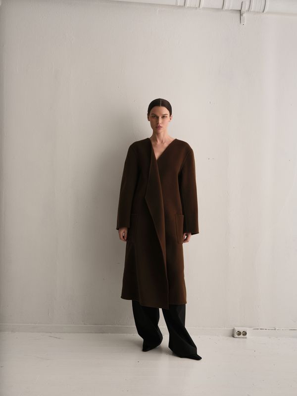 CAPE COAT Brown