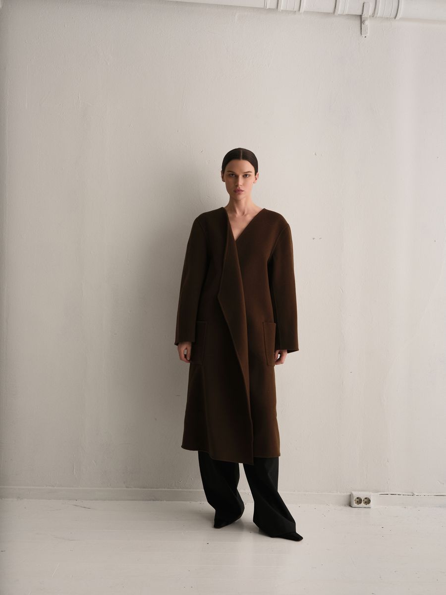 CAPE COAT Brown